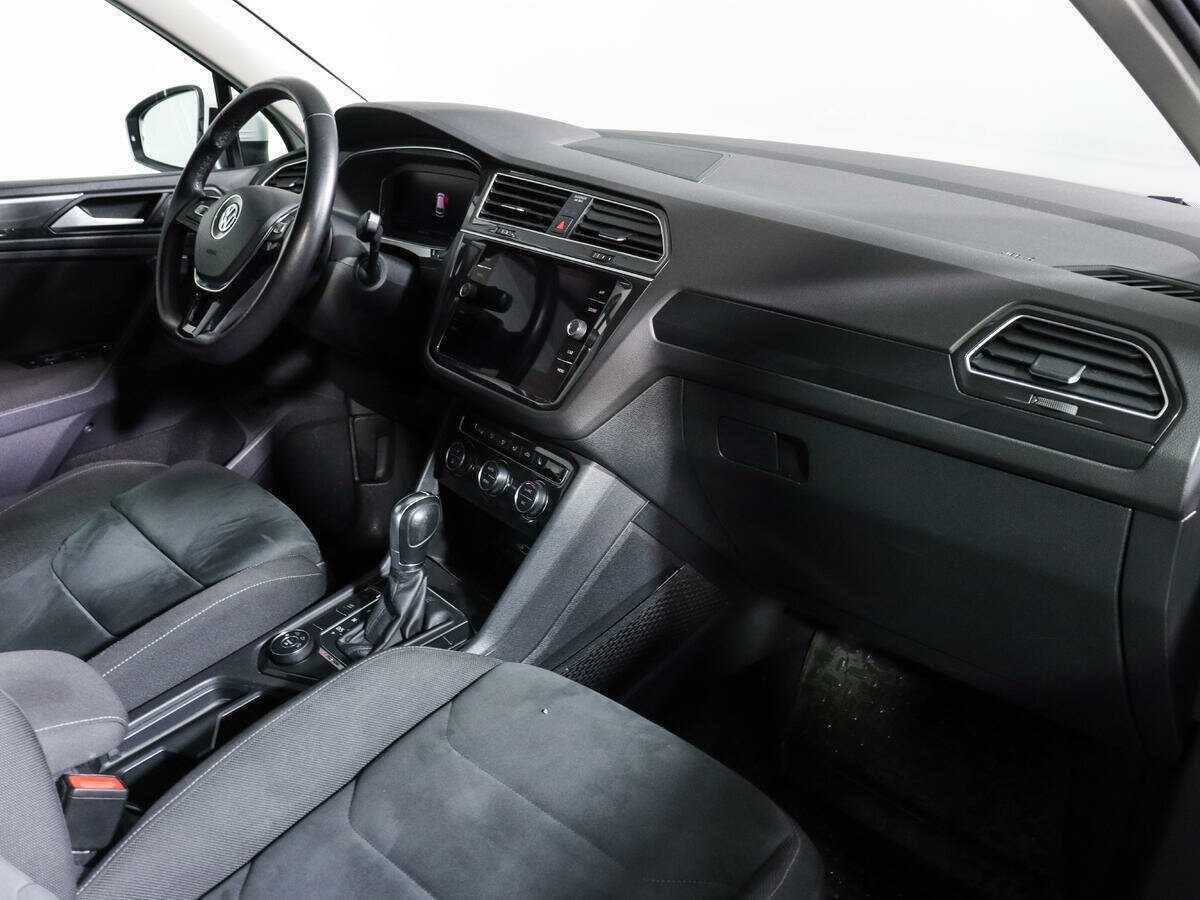 Volkswagen Tiguan, 2018 Фото №9