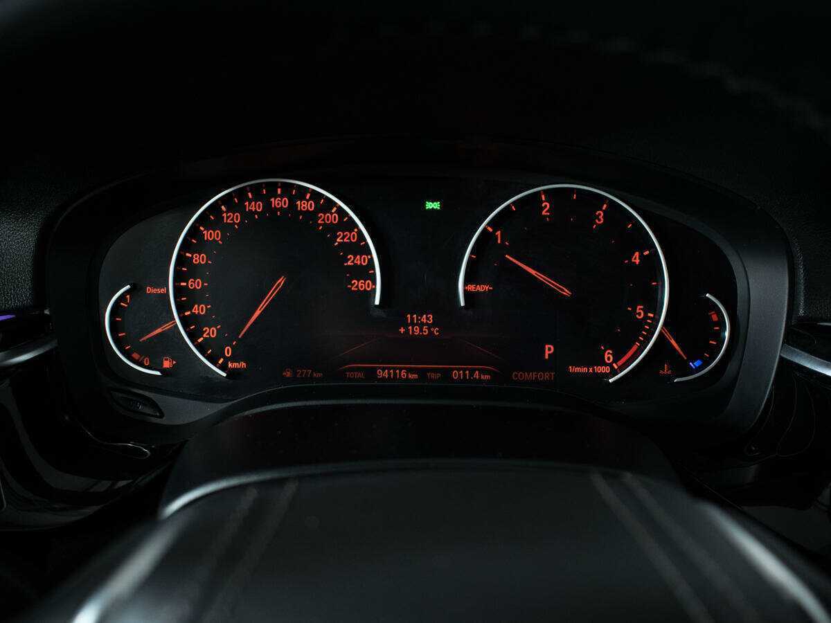 BMW 5 серии 520d xDrive, 2019 Фото №11