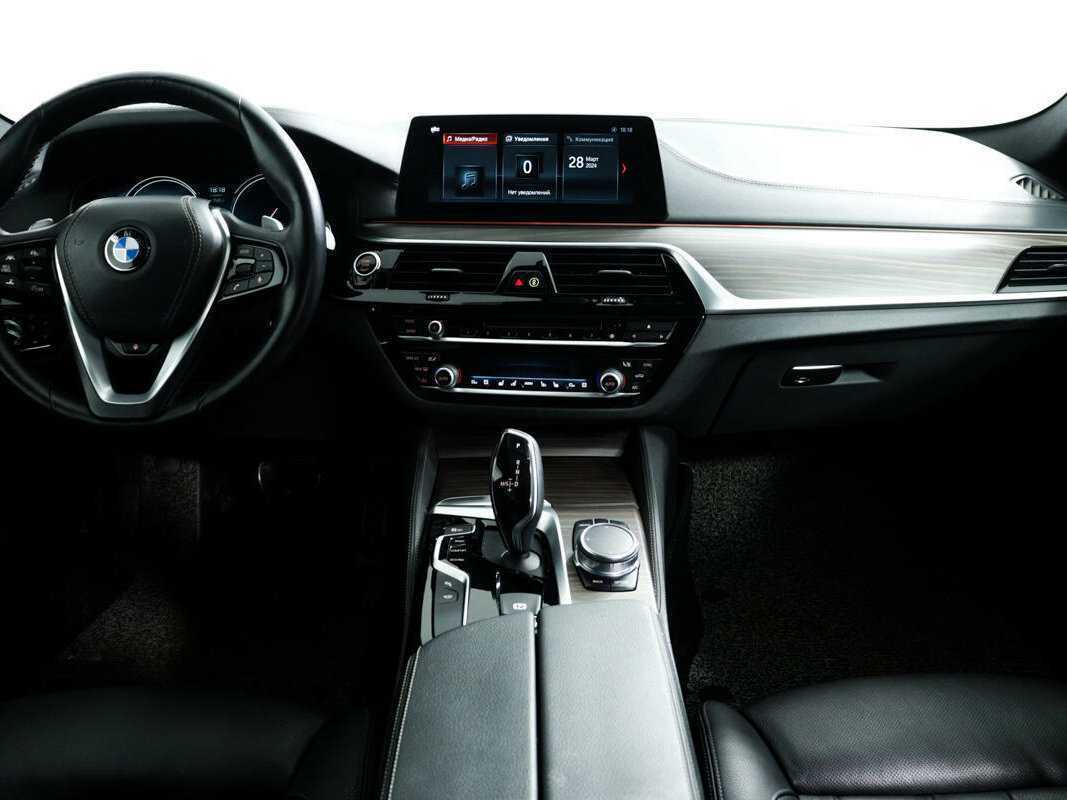 BMW 5 серии 520d xDrive, 2017 Фото №11