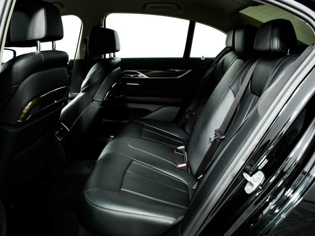 BMW 7 серии 730i, 2016 Фото №12