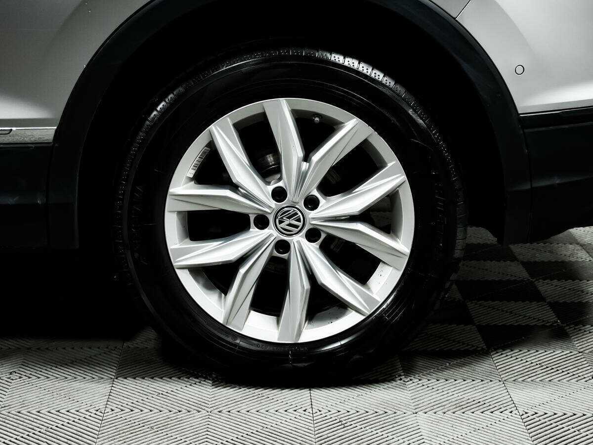 Volkswagen Tiguan, 2020 Фото №14
