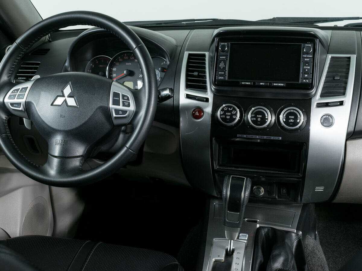 Mitsubishi Pajero Sport, 2013 Фото №12