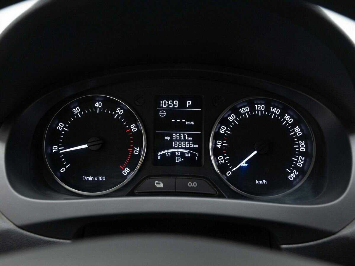 Skoda Rapid, 2015 Фото №15