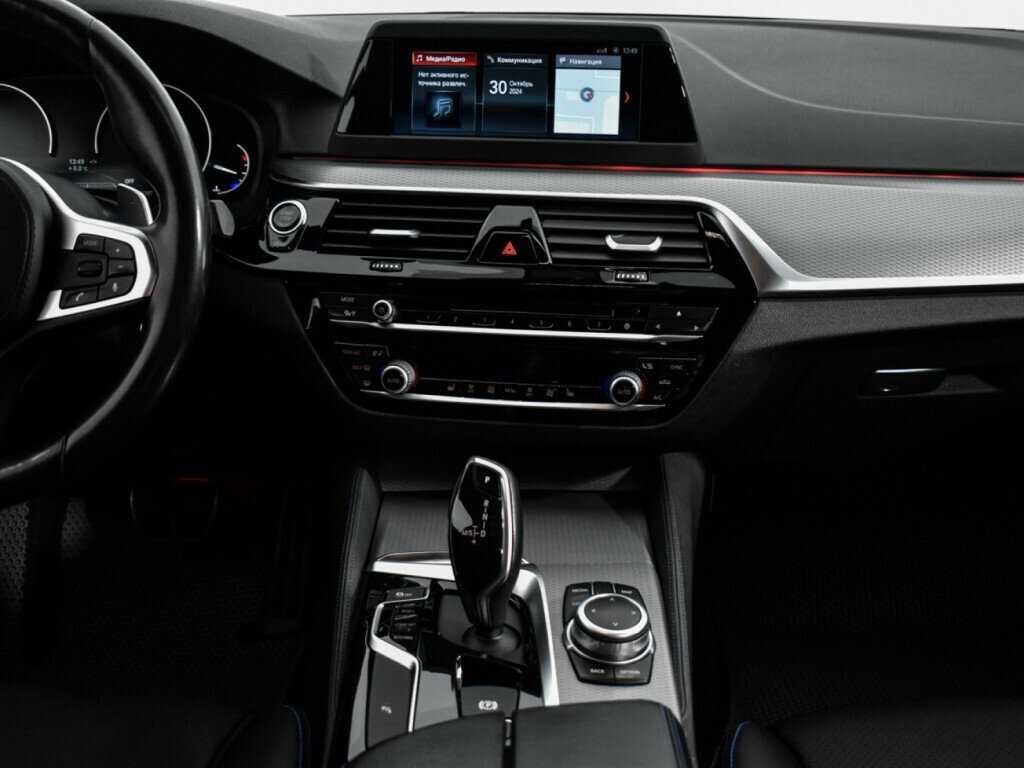 BMW 5 серии 520d xDrive, 2019 Фото №14