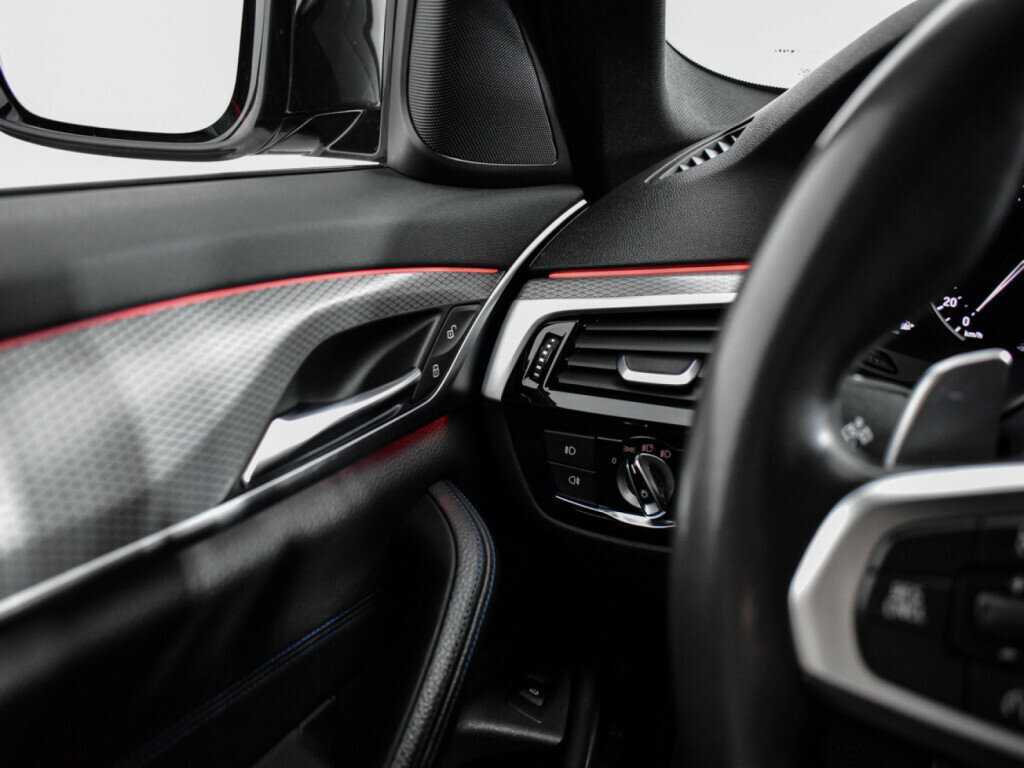 BMW 5 серии 520d xDrive, 2019 Фото №16