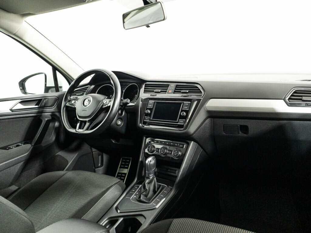 Volkswagen Tiguan, 2018 Фото №9