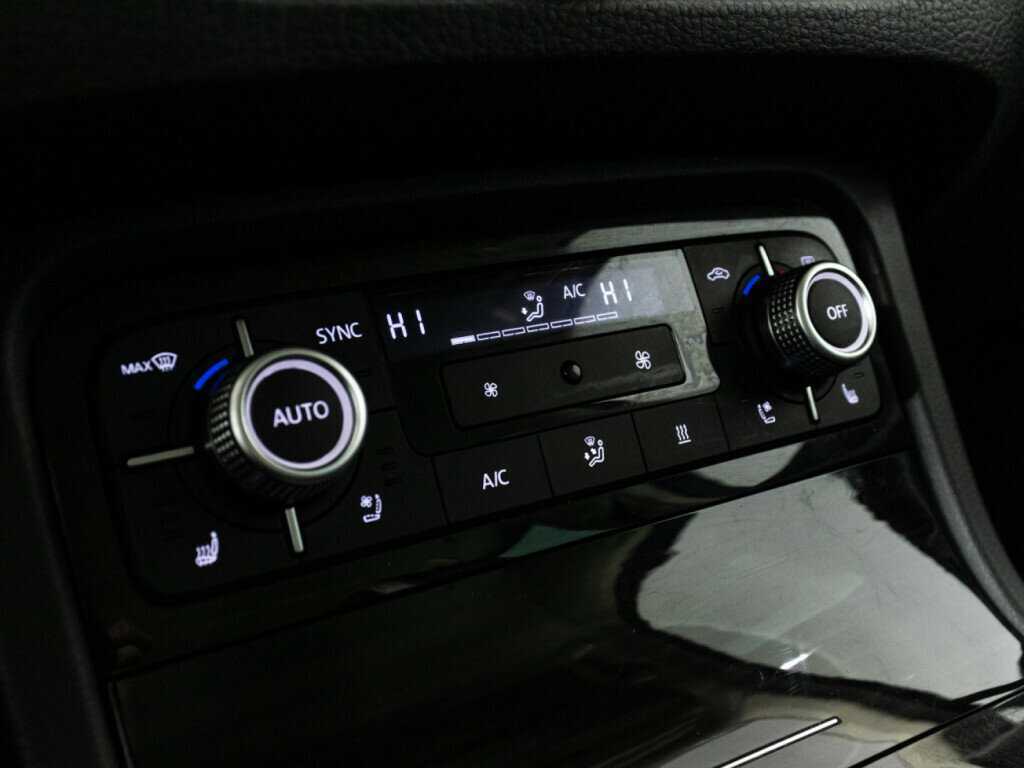 Volkswagen Touareg, 2016 Фото №18