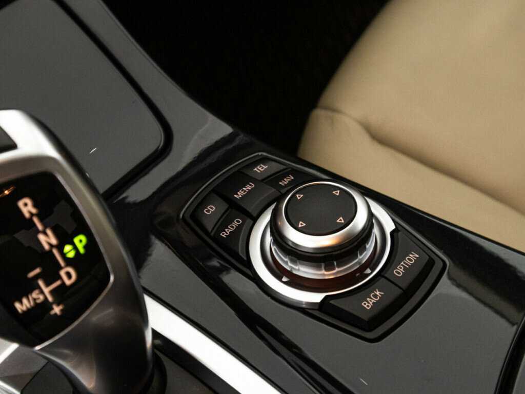 BMW 5 серии 528i, 2012 Фото №19