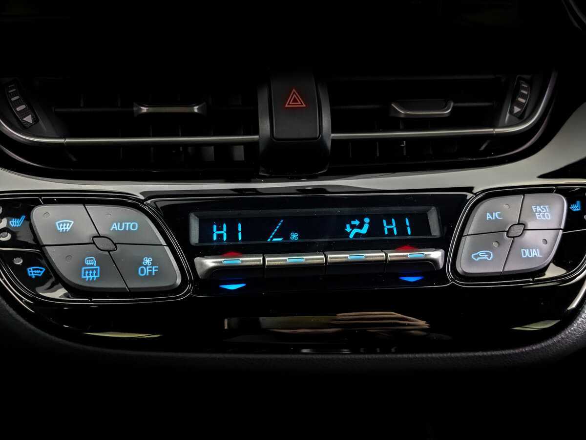 Toyota C-HR, 2019 Фото №24