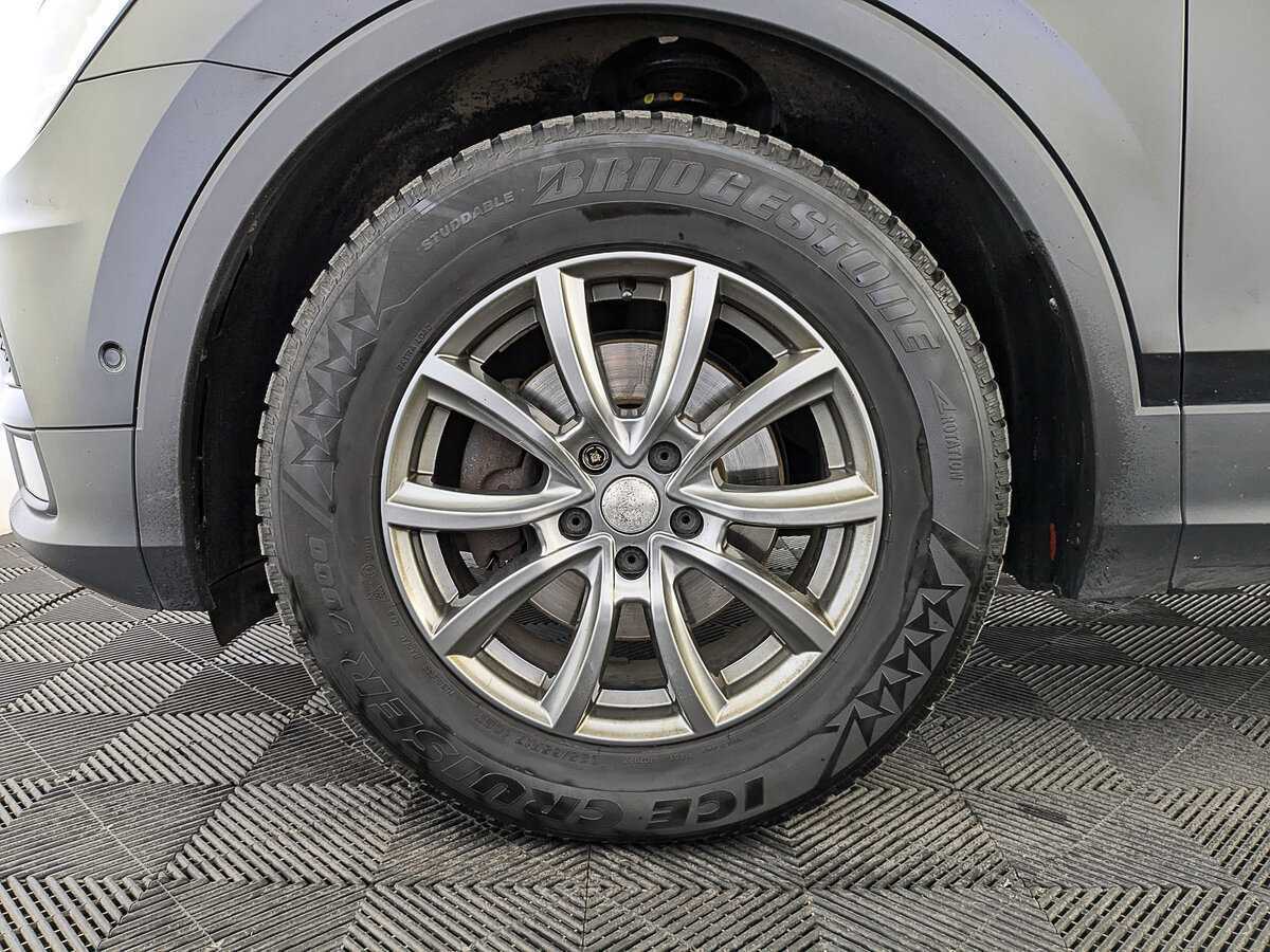 Volkswagen Tiguan, 2018 Фото №12