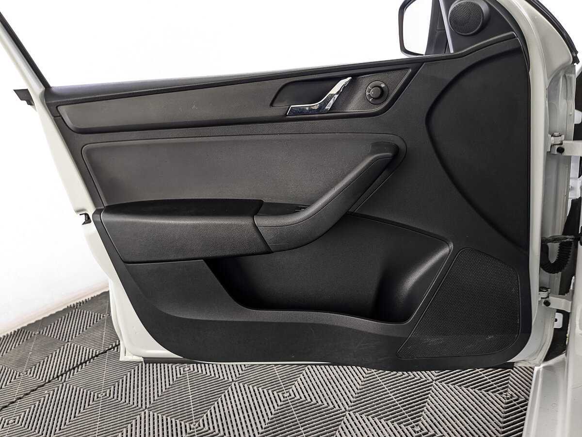 Skoda Rapid, 2017 Фото №19