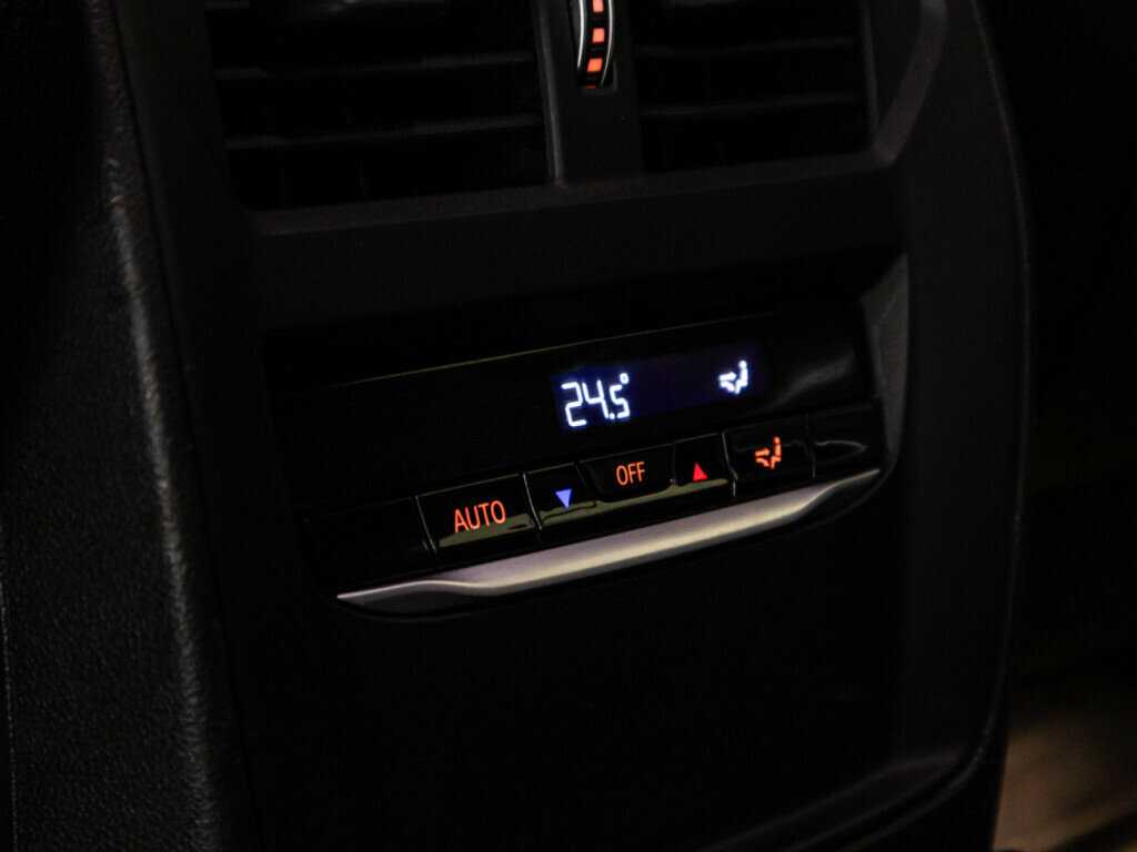 BMW 3 серии 320d xDrive, 2019 Фото №18