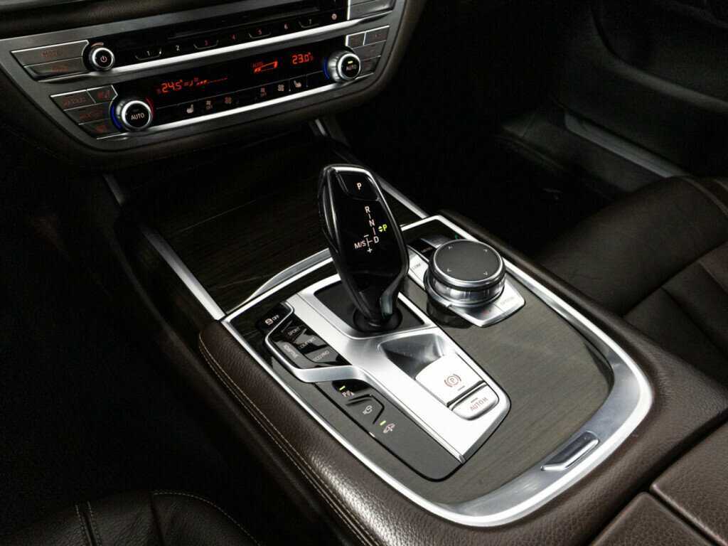 BMW 7 серии 730i, 2016 Фото №22