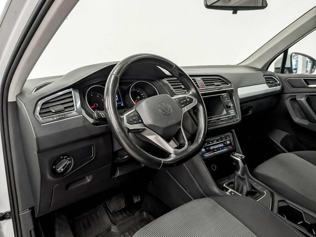Volkswagen Tiguan, 2021 Фото №16