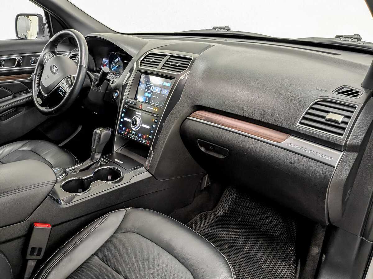 Ford Explorer, 2019 Фото №11
