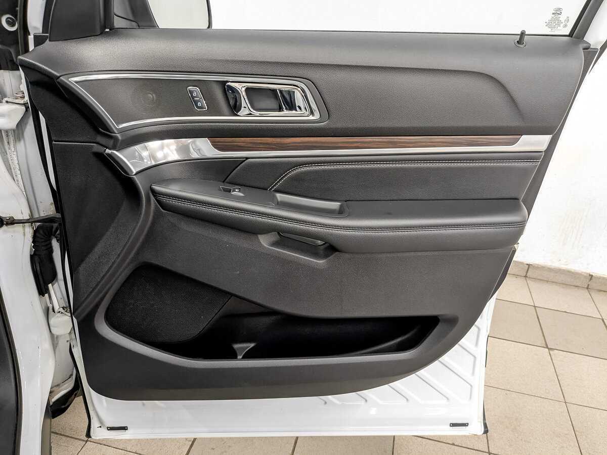 Ford Explorer, 2019 Фото №24