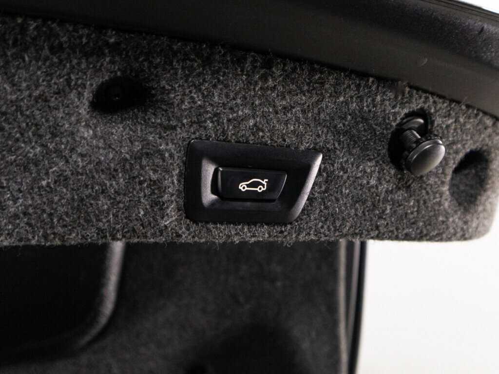 BMW 5 серии 528i xDrive, 2012 Фото №16