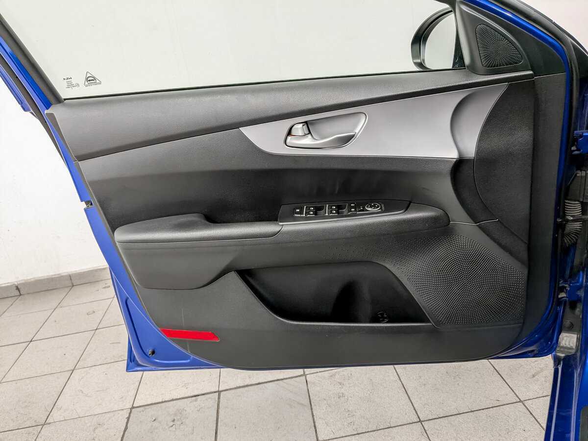 Kia Cerato, 2022 Фото №15