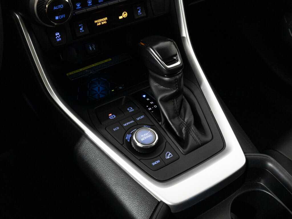 Toyota RAV4, 2020 Фото №18