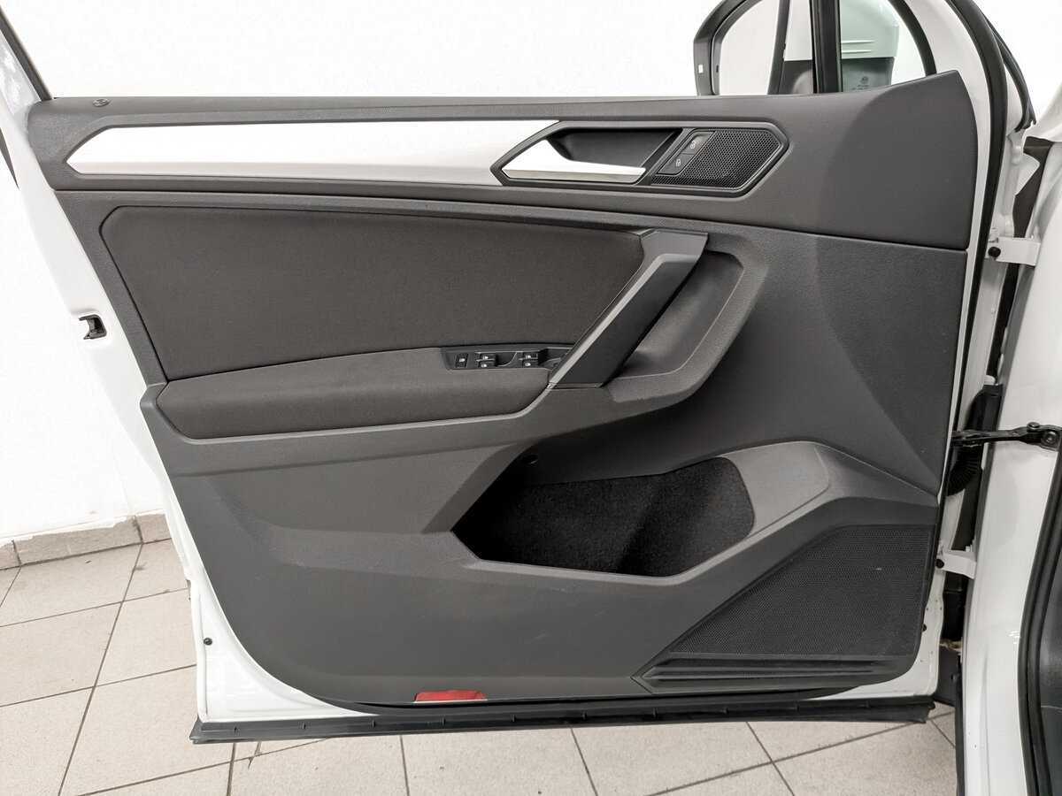 Volkswagen Tiguan, 2021 Фото №19