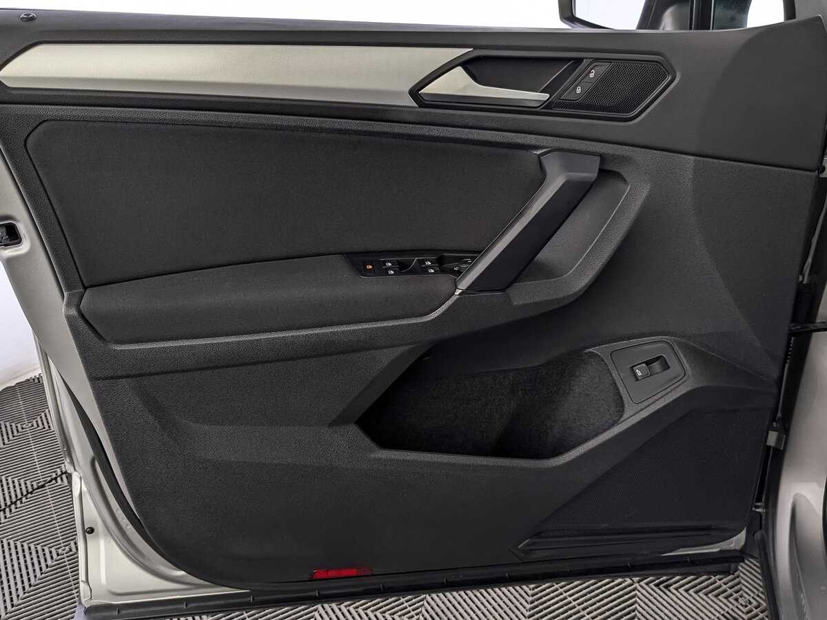 Volkswagen Tiguan, 2020 Фото №19