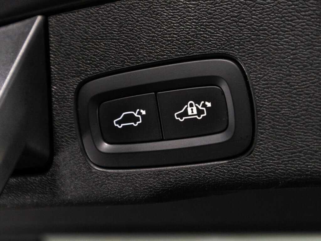 Volvo XC60, 2018 Фото №15