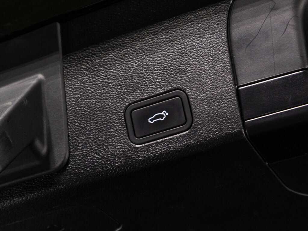 Geely Tugella, 2023 Фото №16