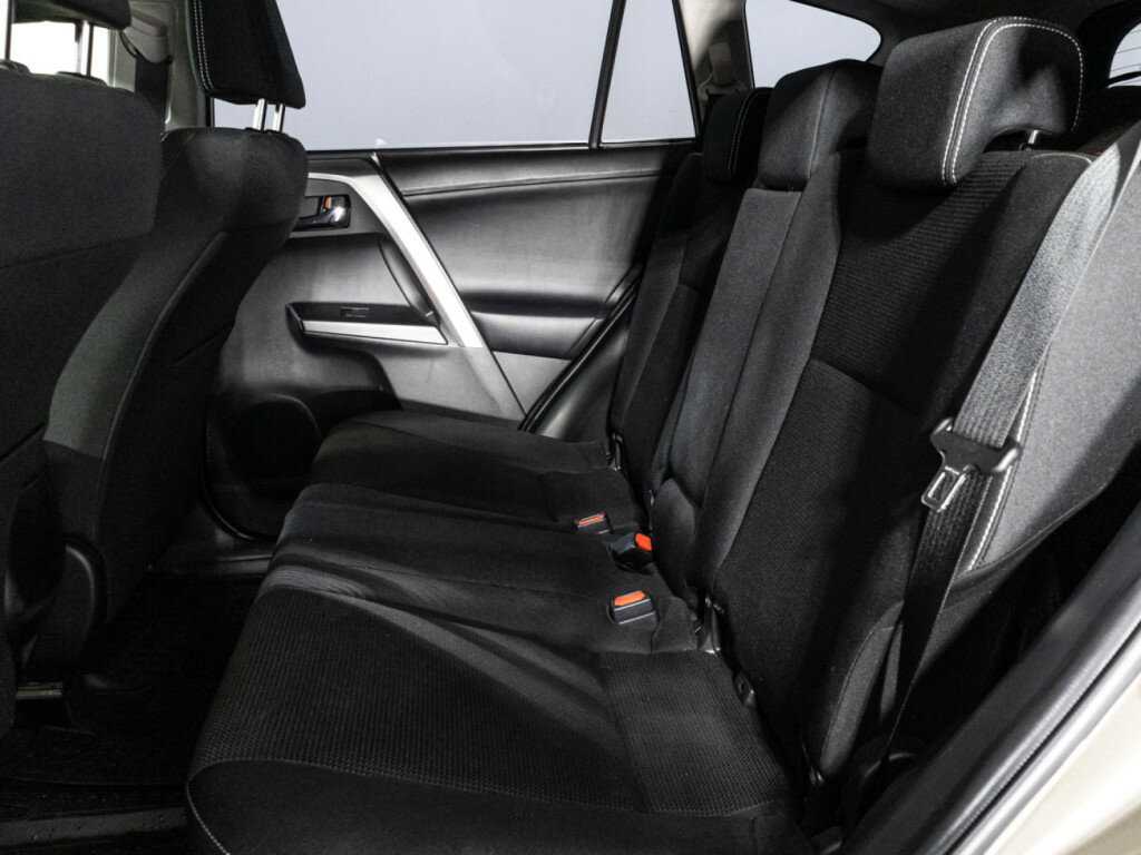 Toyota RAV4, 2015 Фото №10