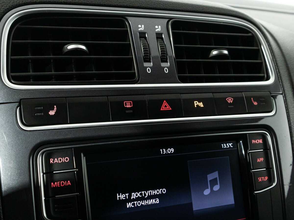 Volkswagen Polo, 2018 Фото №18