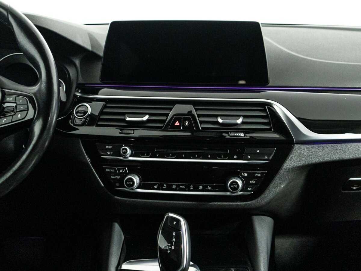 BMW 5 серии 520d, 2019 Фото №14