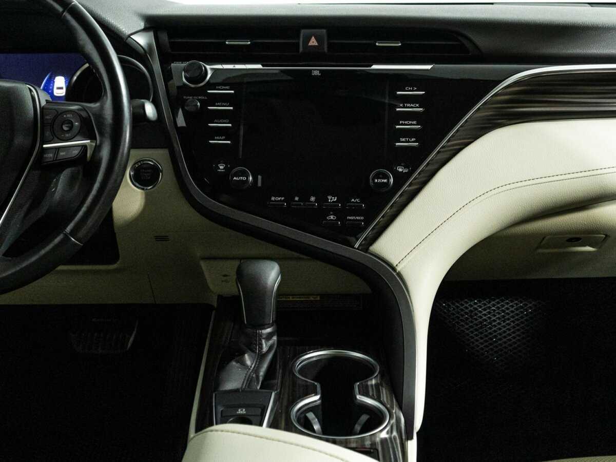 Toyota Camry, 2018 Фото №14