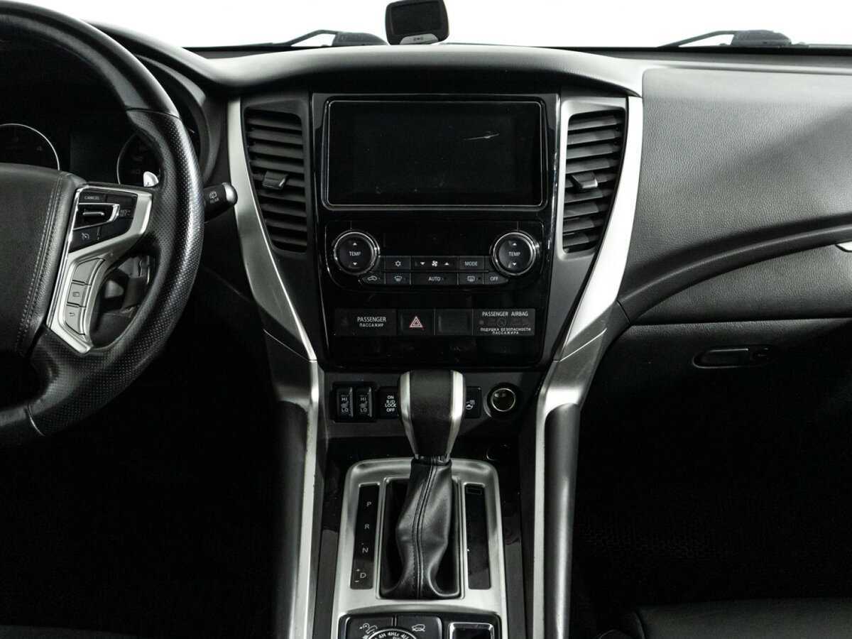 Mitsubishi Pajero Sport, 2019 Фото №14