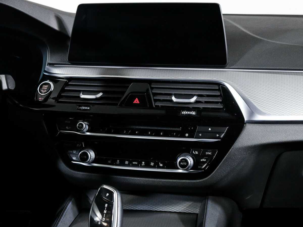 BMW 5 серии 520d xDrive, 2018 Фото №13