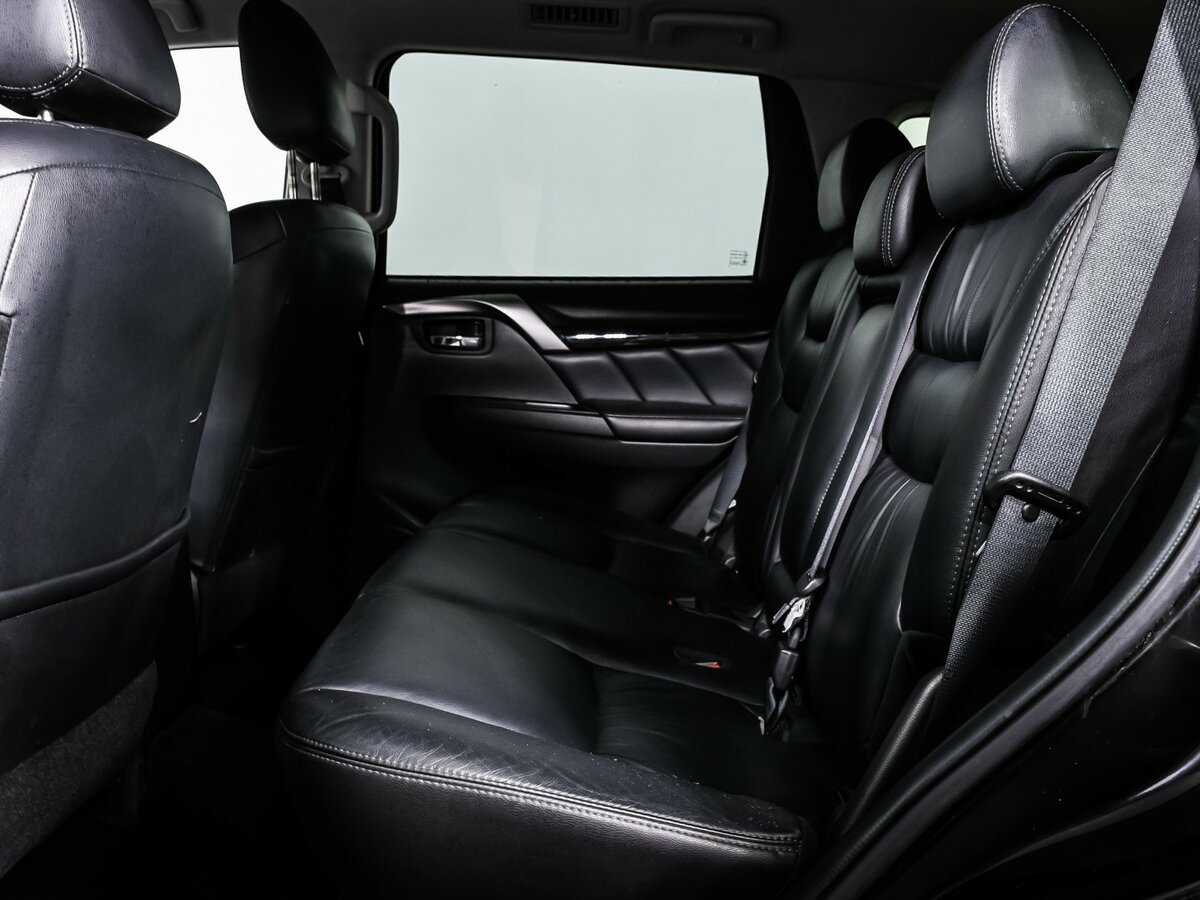 Mitsubishi Pajero Sport, 2018 Фото №12