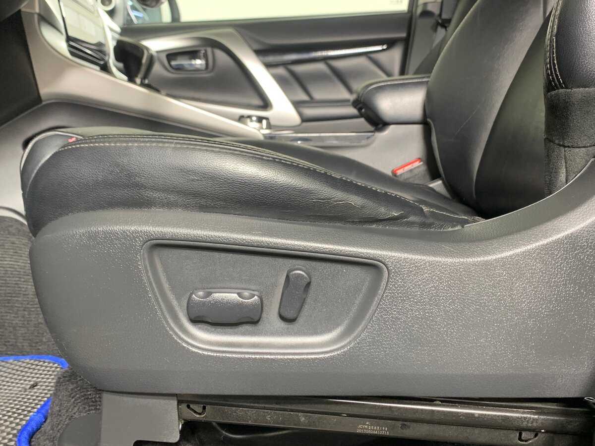 Mitsubishi Pajero Sport, 2017 Фото №17