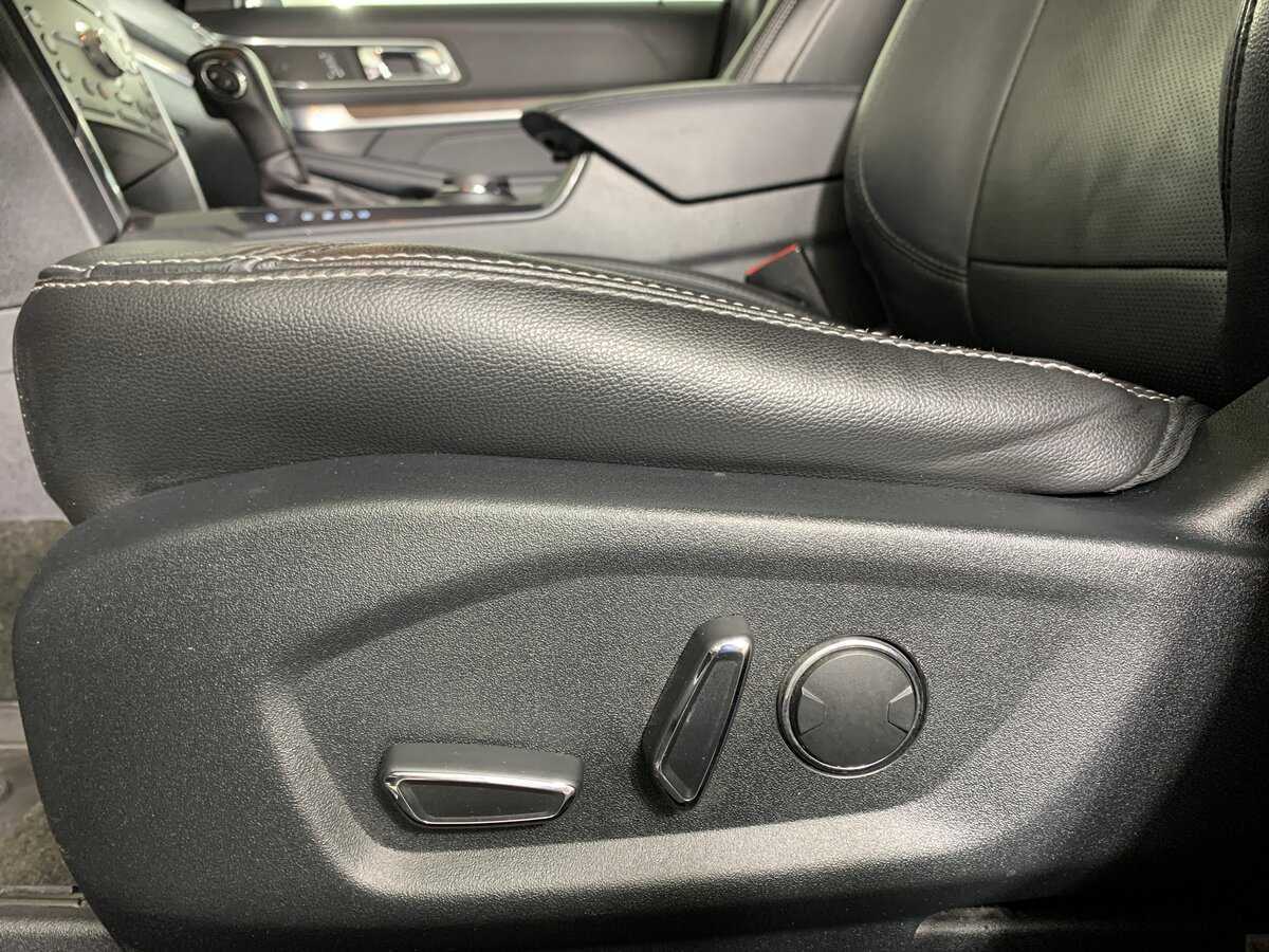 Ford Explorer, 2018 Фото №17