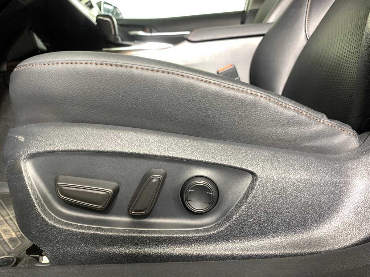 Toyota Camry, 2020 Фото №17