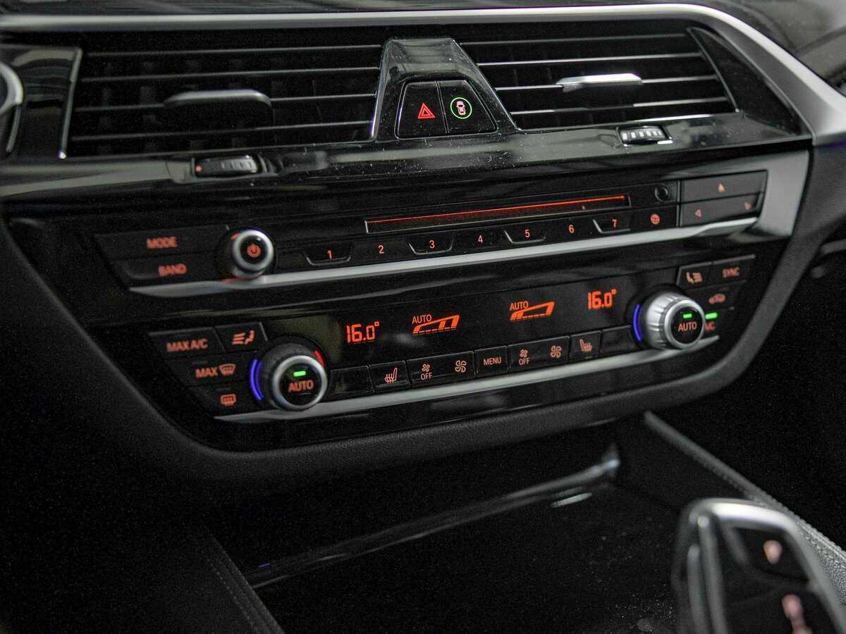 BMW 5 серии 520i, 2019 Фото №13