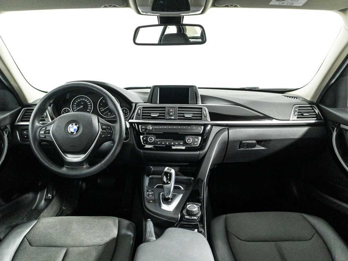 BMW 3 серии 318i, 2018 Фото №13