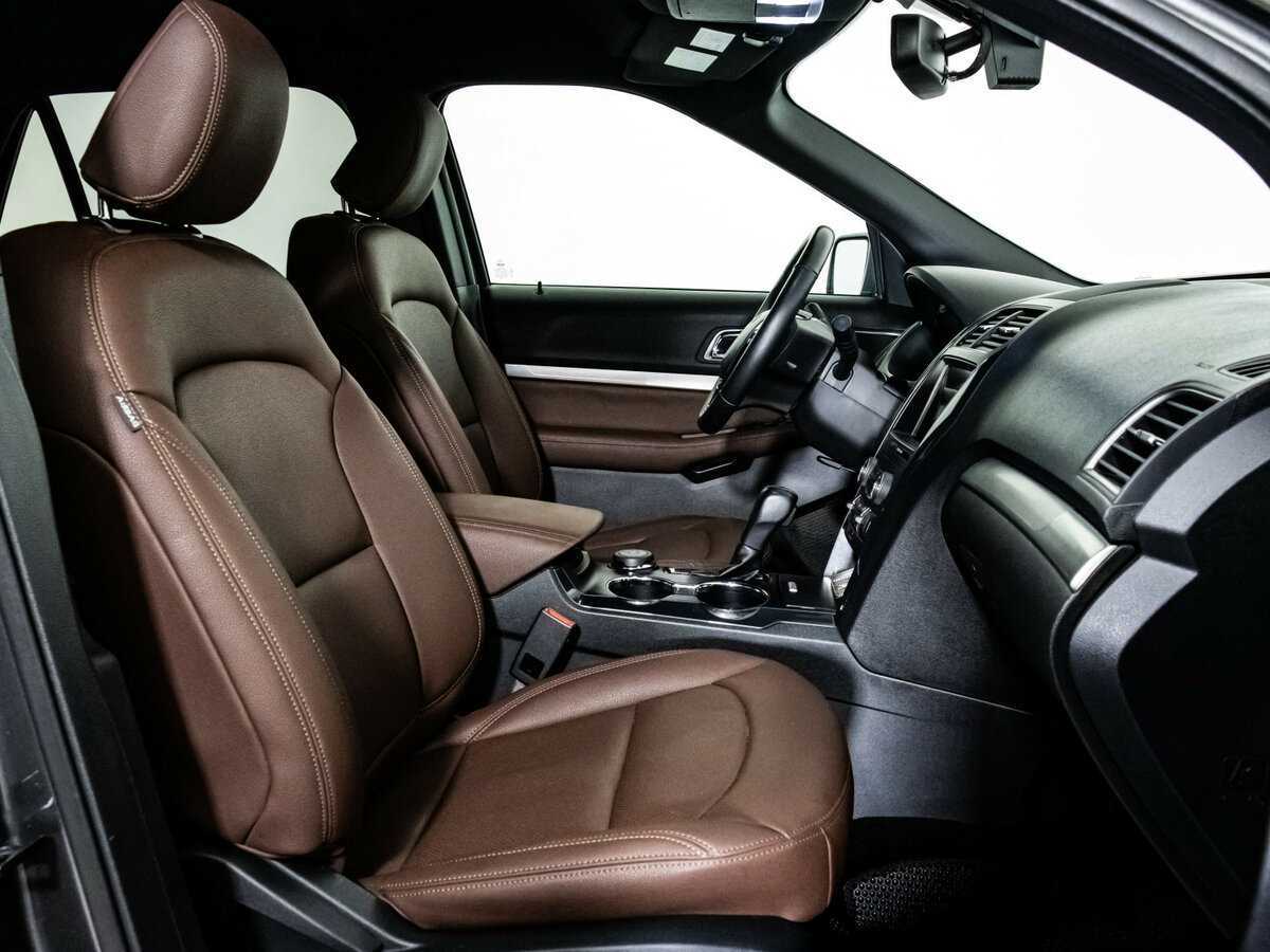 Ford Explorer, 2019 Фото №13