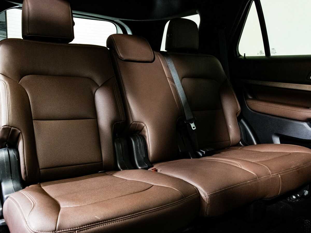Ford Explorer, 2019 Фото №15