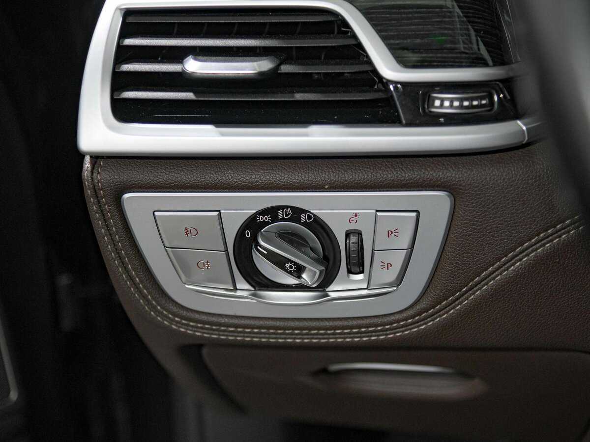 BMW 7 серии Long 730Ld xDrive, 2018 Фото №13