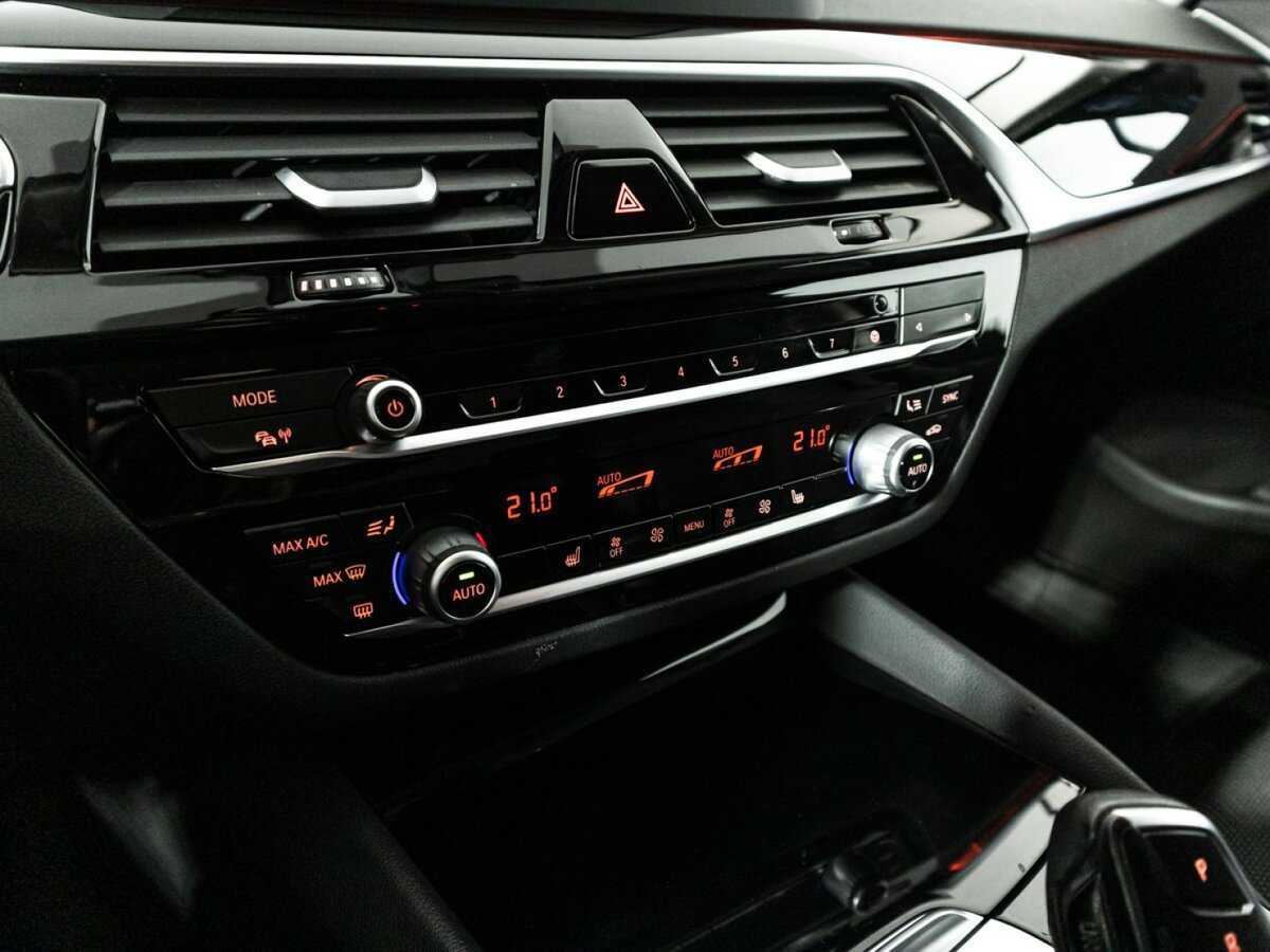 BMW 5 серии 520d, 2019 Фото №19