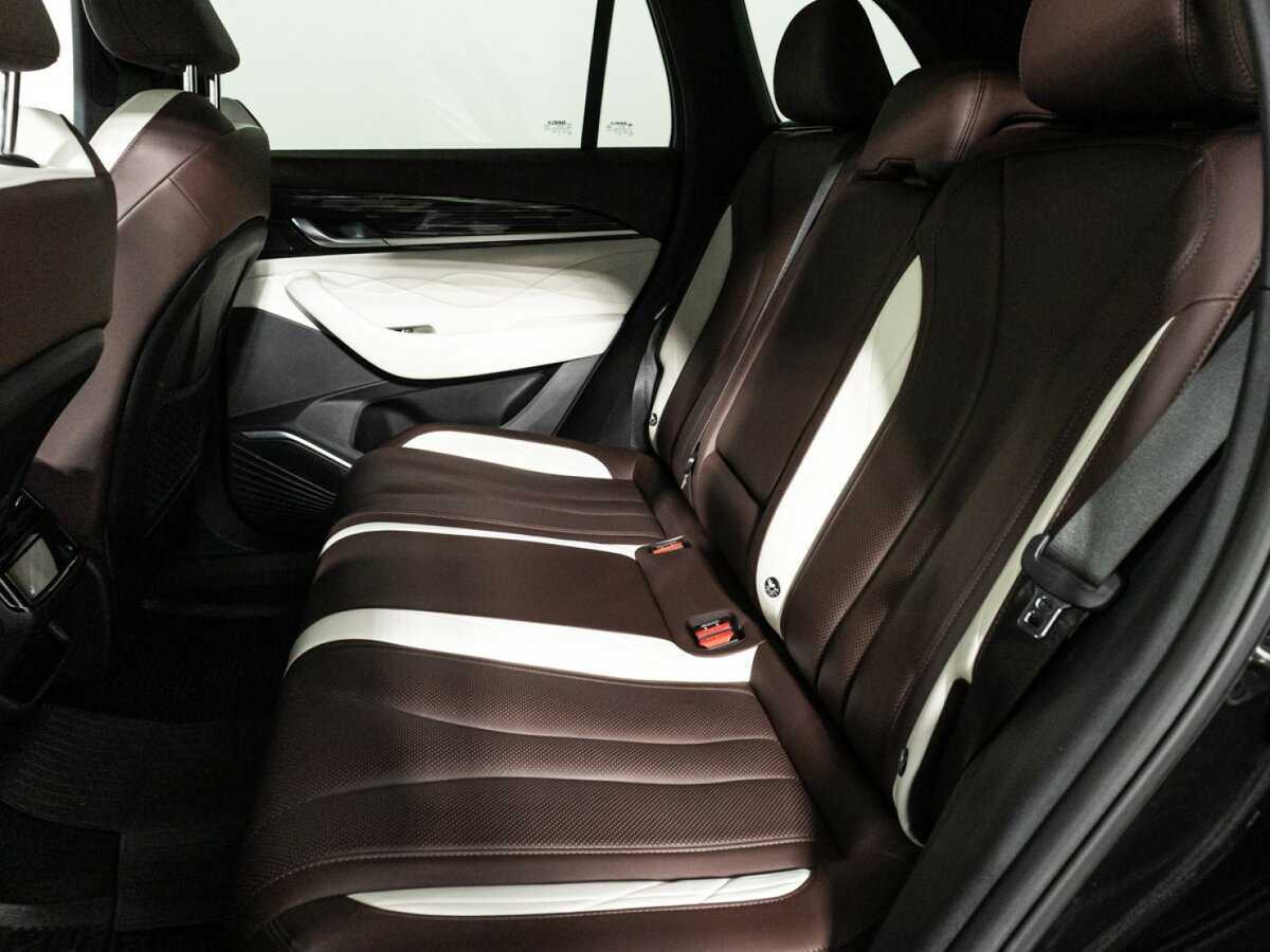 Geely Monjaro, 2022 Фото №10