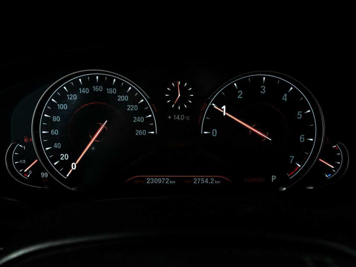 BMW 5 серии 530i xDrive, 2017 Фото №12