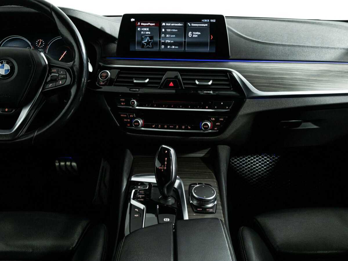 BMW 5 серии 530i xDrive, 2017 Фото №14