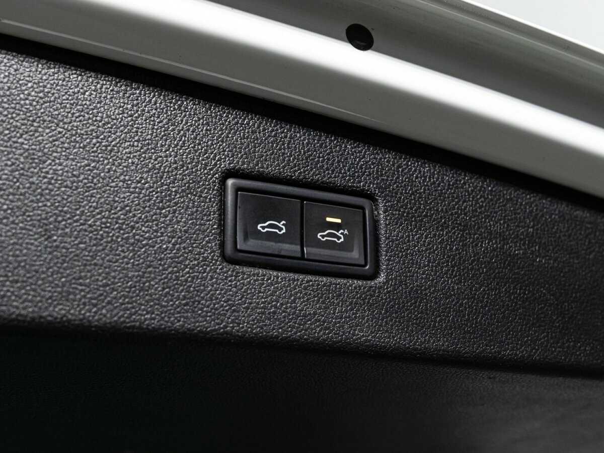 Volkswagen Tiguan, 2018 Фото №16