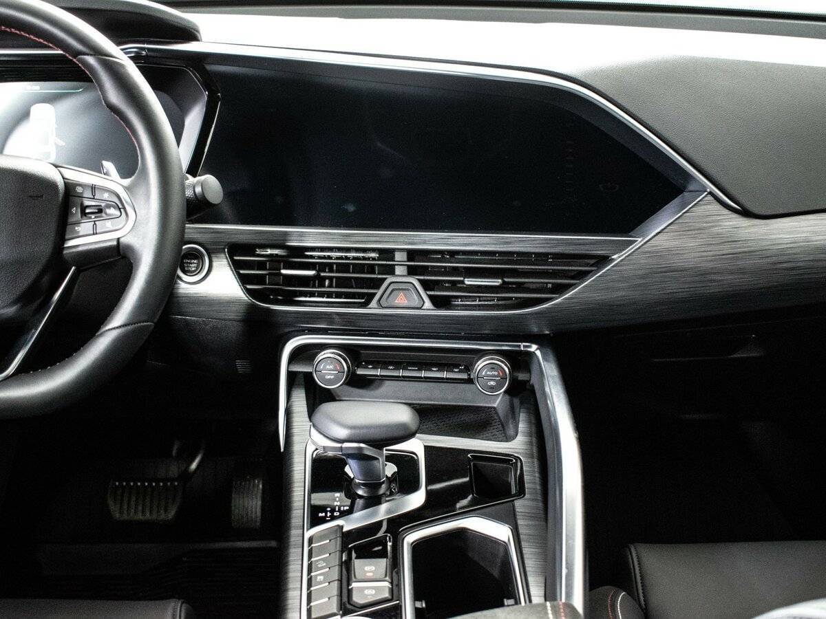 Geely Tugella, 2023 Фото №12