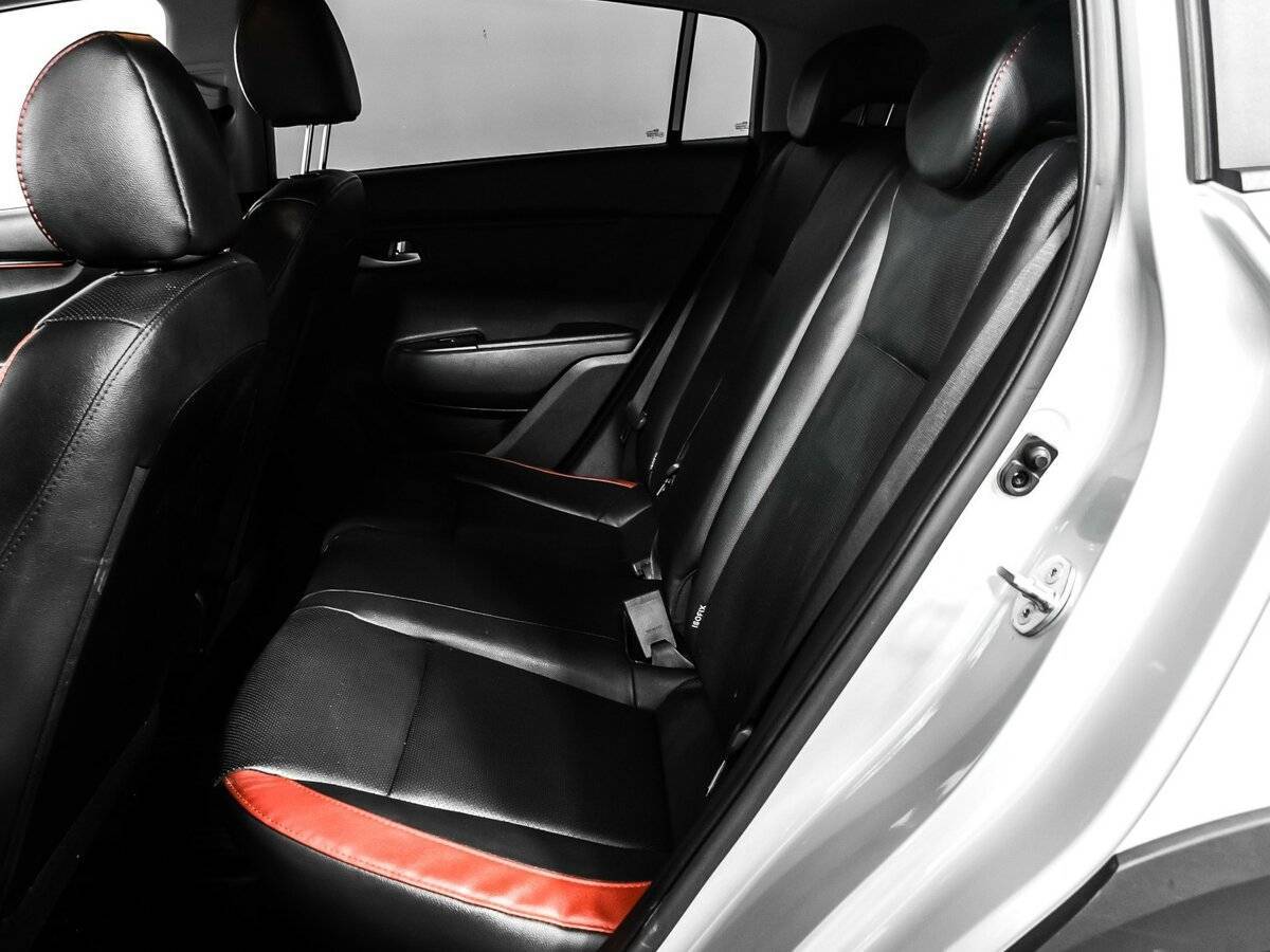 Kia Rio X-Line, 2020 Фото №13