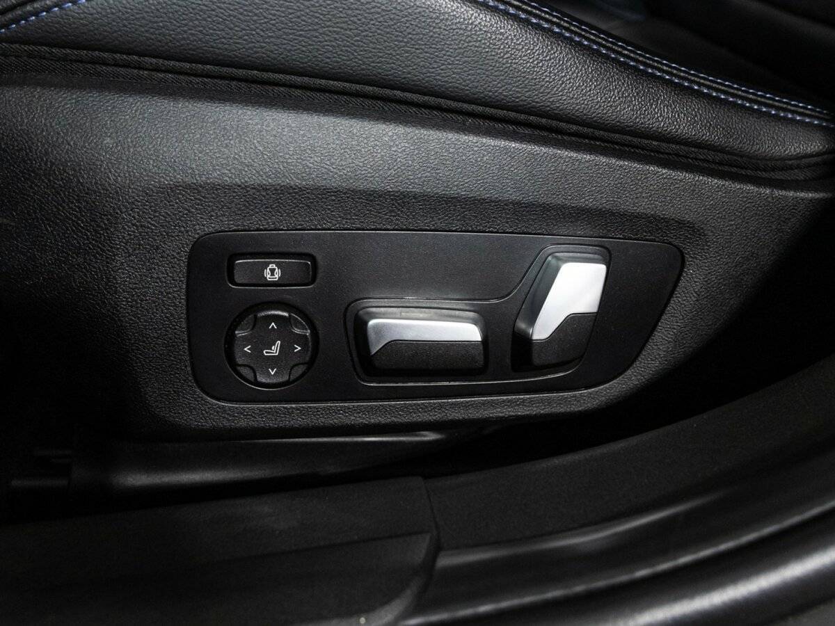 BMW 3 серии 320d xDrive, 2019 Фото №17